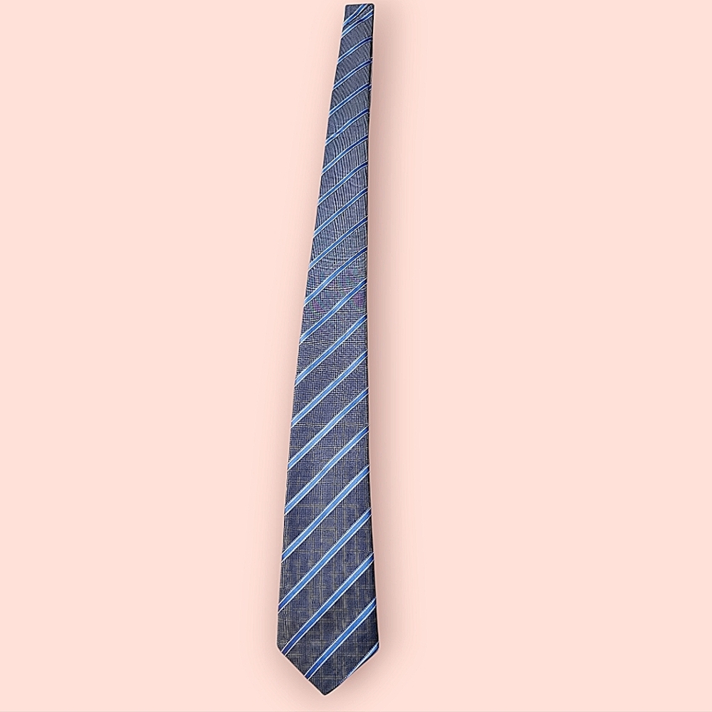 NWOT Men’s Gray & Blue Striped Kailong Handmade 100% Silk Tie